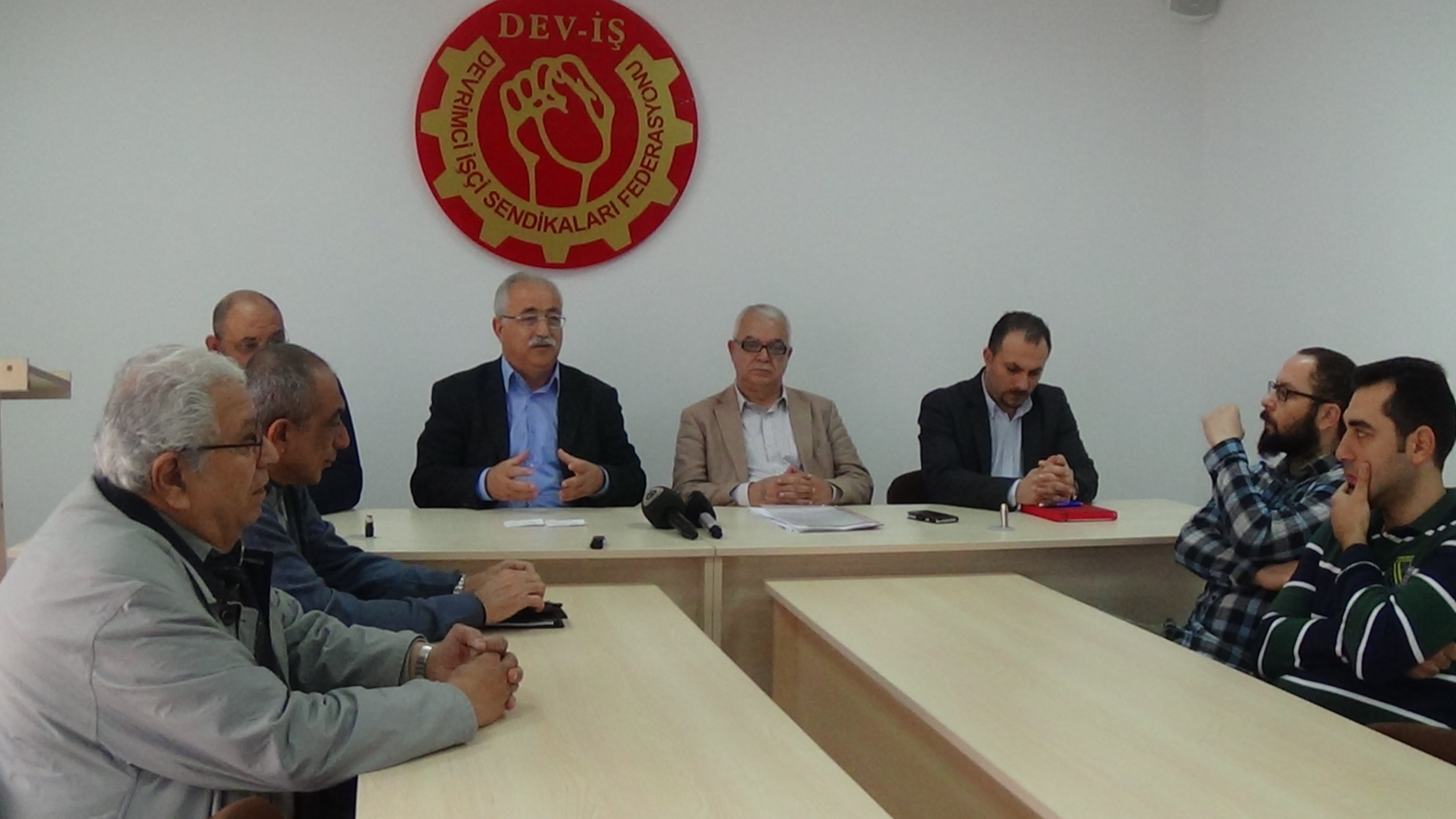 BKP, Suyun Özelleştirilmesine karşı ortak mücadele için DEV-İŞ’i ziyaret etti.