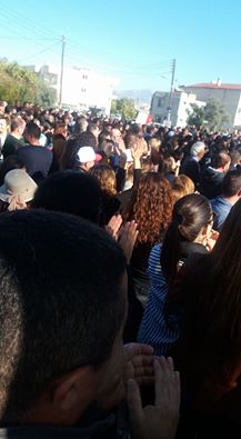 Bıçak kemiğe dayandı, sokağa inmekten başka yol yok.