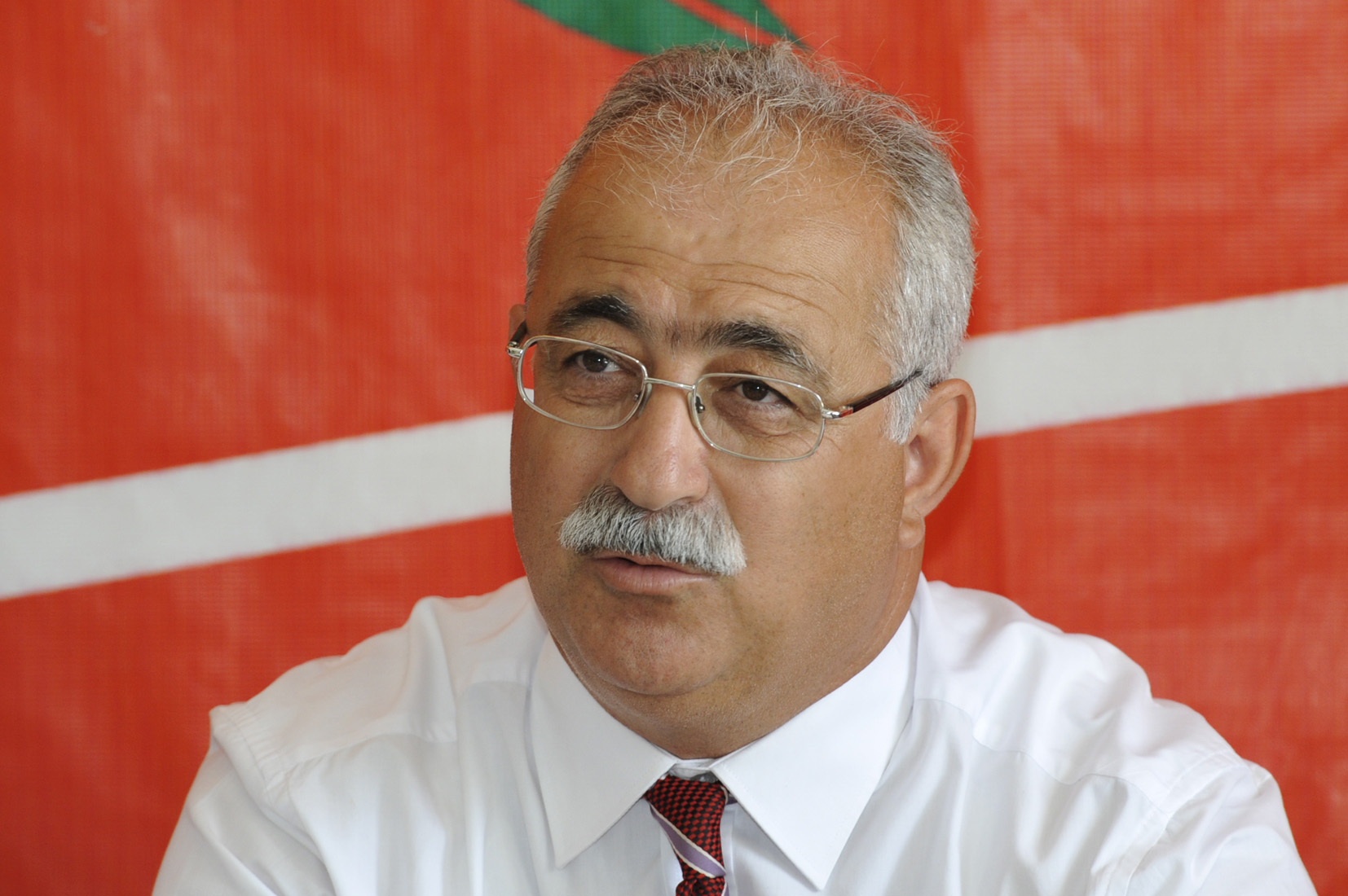 İzzet İzcan: Dikmen Belediye Başkanı Yüksel Çelebi’ye yapılan silahlı saldırıyı kınıyoruz
